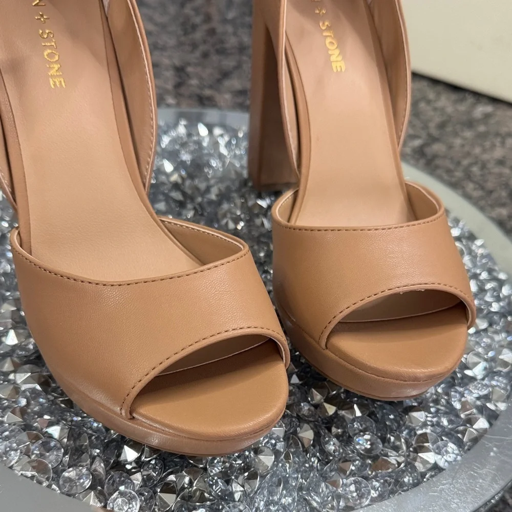 Sun + Stone Reeta nude Women's Beige Ankle Strap platform chunky Heels NEW 9.5